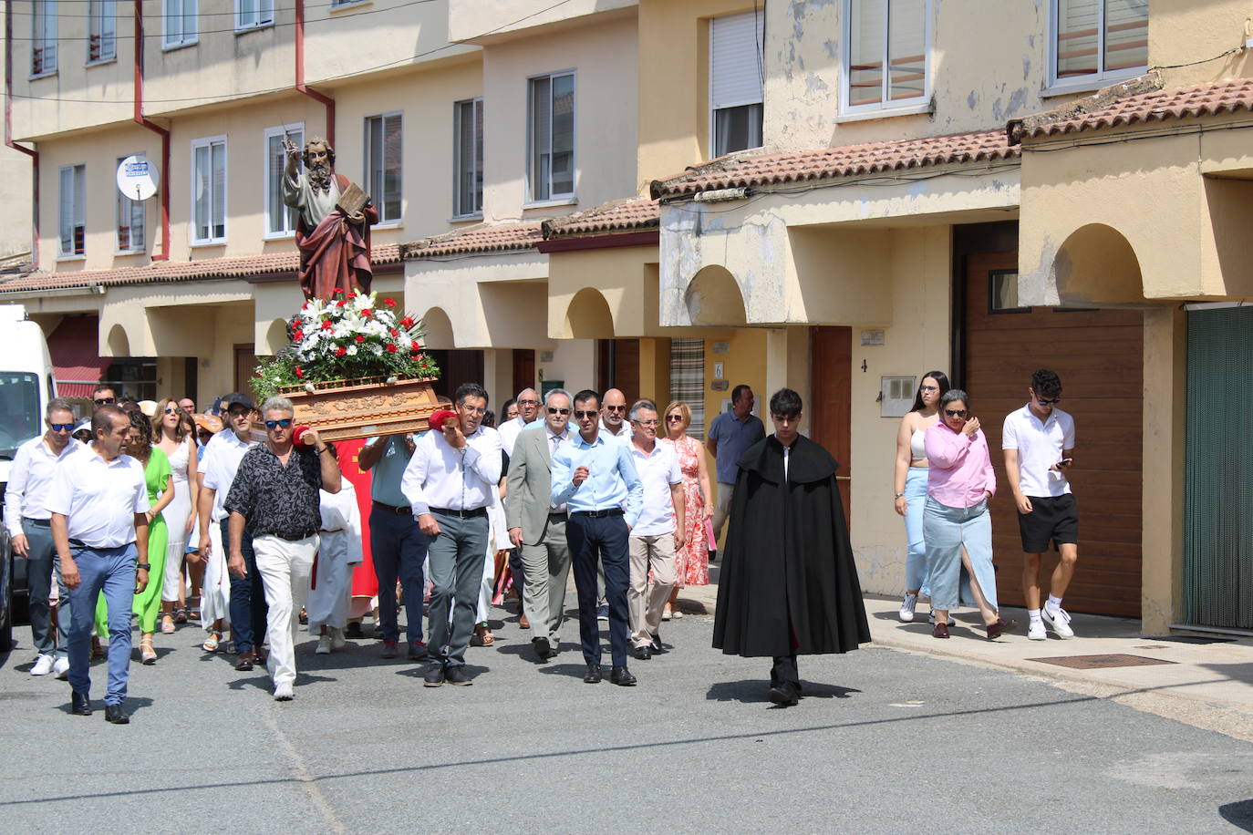 Los Santos acompaña a San Bartolo en el día grande de su fiesta
