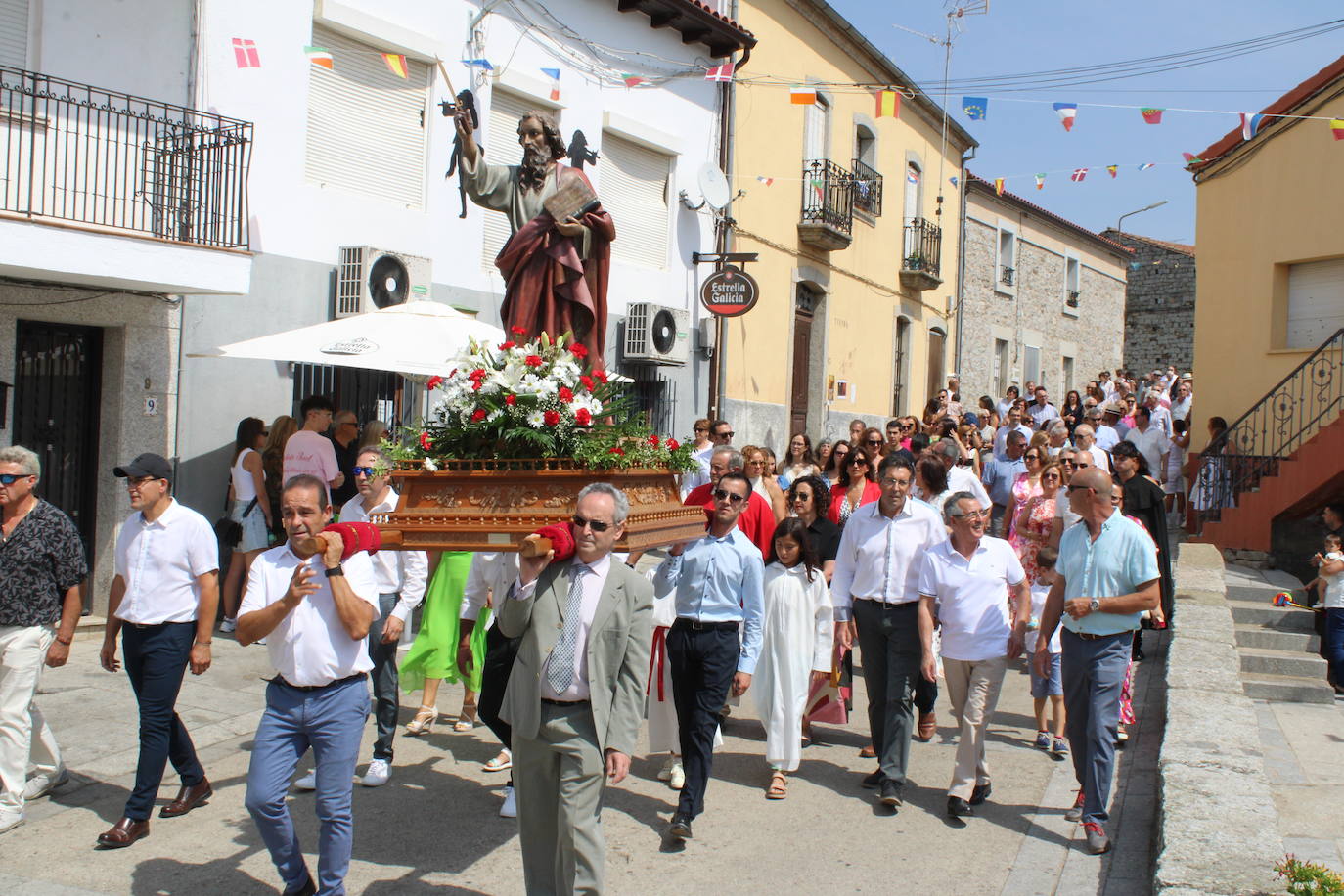 Los Santos acompaña a San Bartolo en el día grande de su fiesta