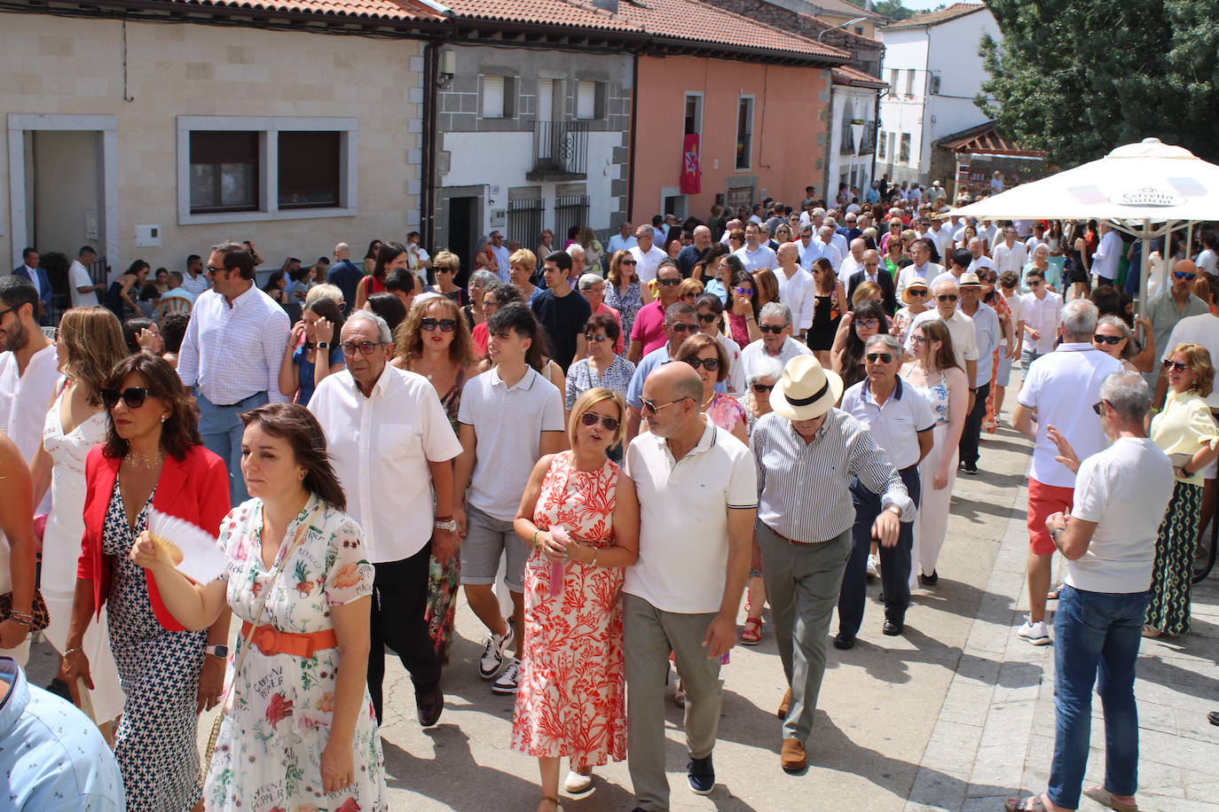 Los Santos acompaña a San Bartolo en el día grande de su fiesta