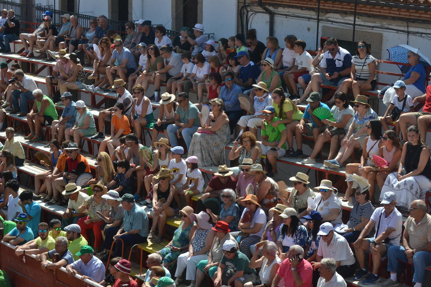 Lumbrales celebra un encierro vibrante