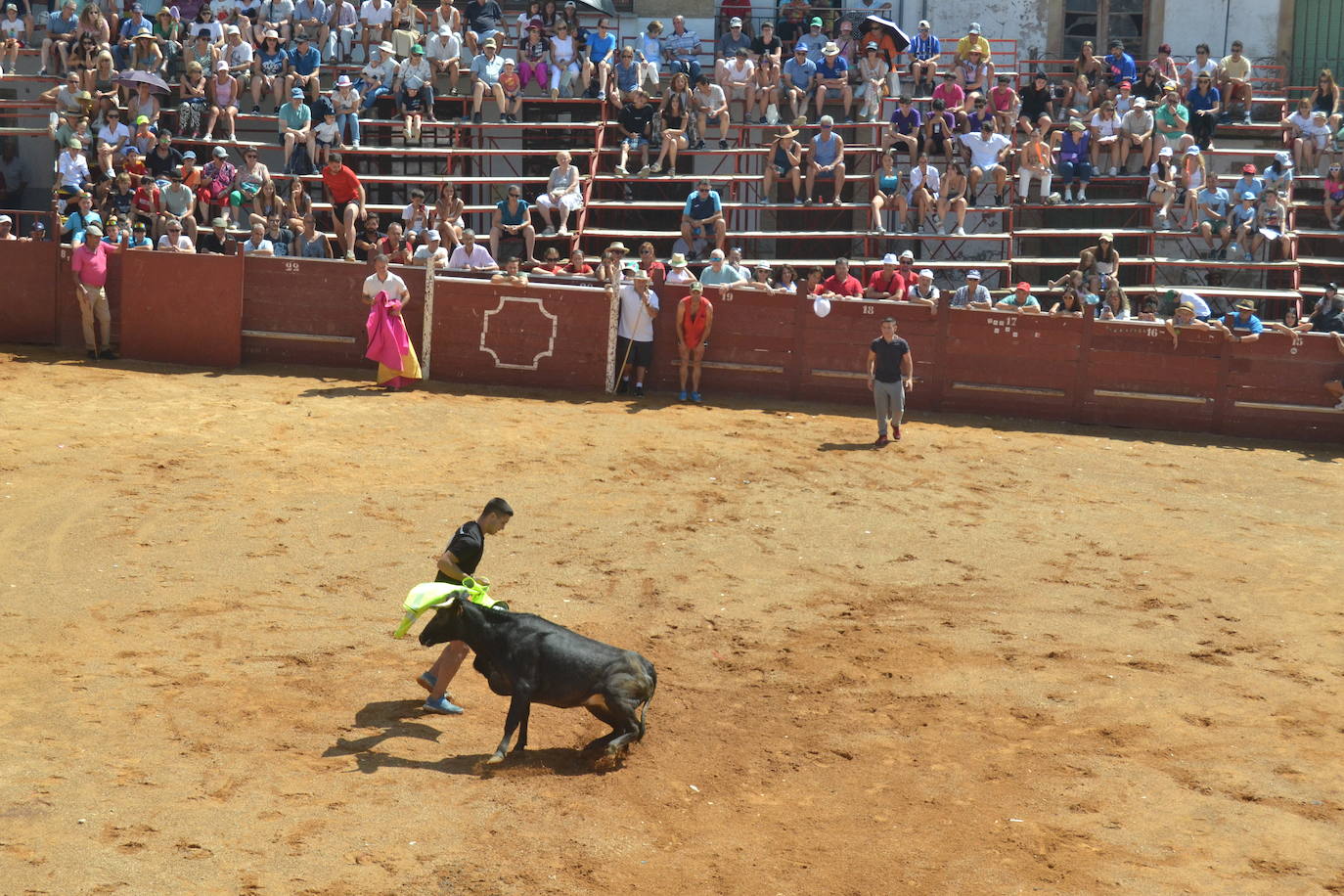 Lumbrales celebra un encierro vibrante