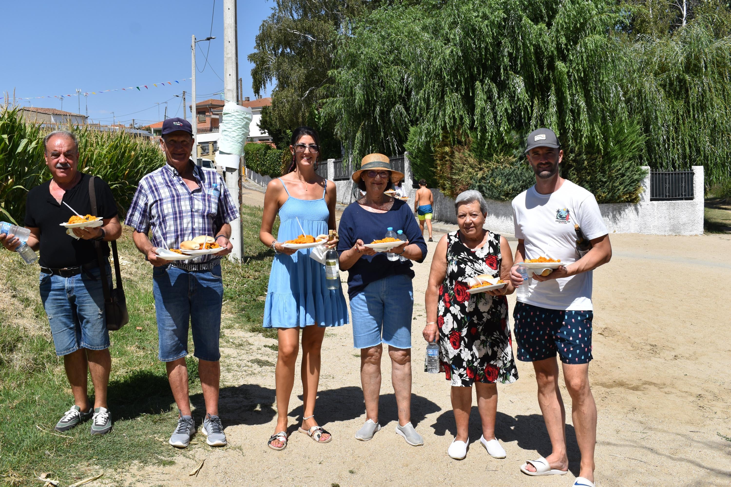 Villagonzalo de Tormes dice adiós a sus fiestas a la sombra de los árboles