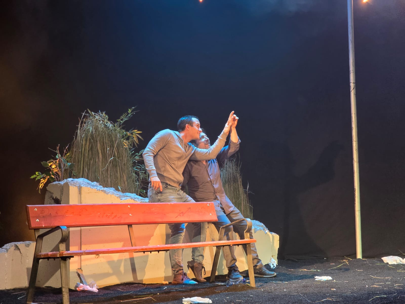 Las danzas tradicionales arrancan las primeras ovaciones de la Feria de Teatro