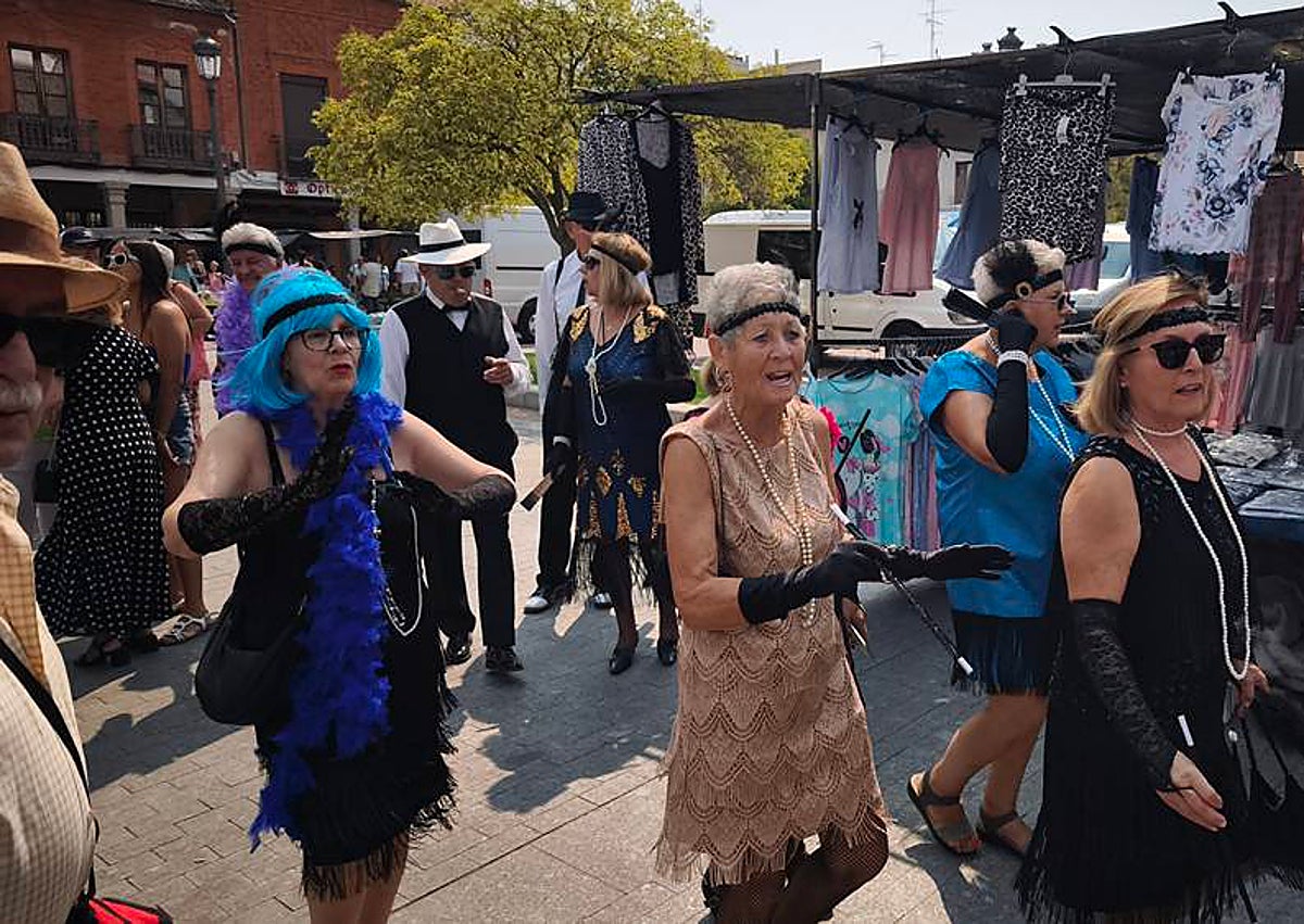 Imagen secundaria 1 - La mítica peña del pueblo unida desde hace más de 40 años: «Se soltaban cochinillos untados en grasa...»
