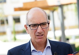 El presidente de la Diputación de Salamanca, Javier Iglesias.