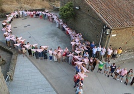 El lazo humano abrió los actos de la jornada