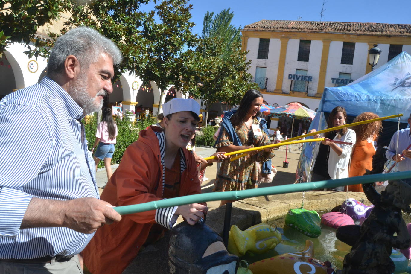 Los futuros espectadores se divierten en la Feria de Teatro