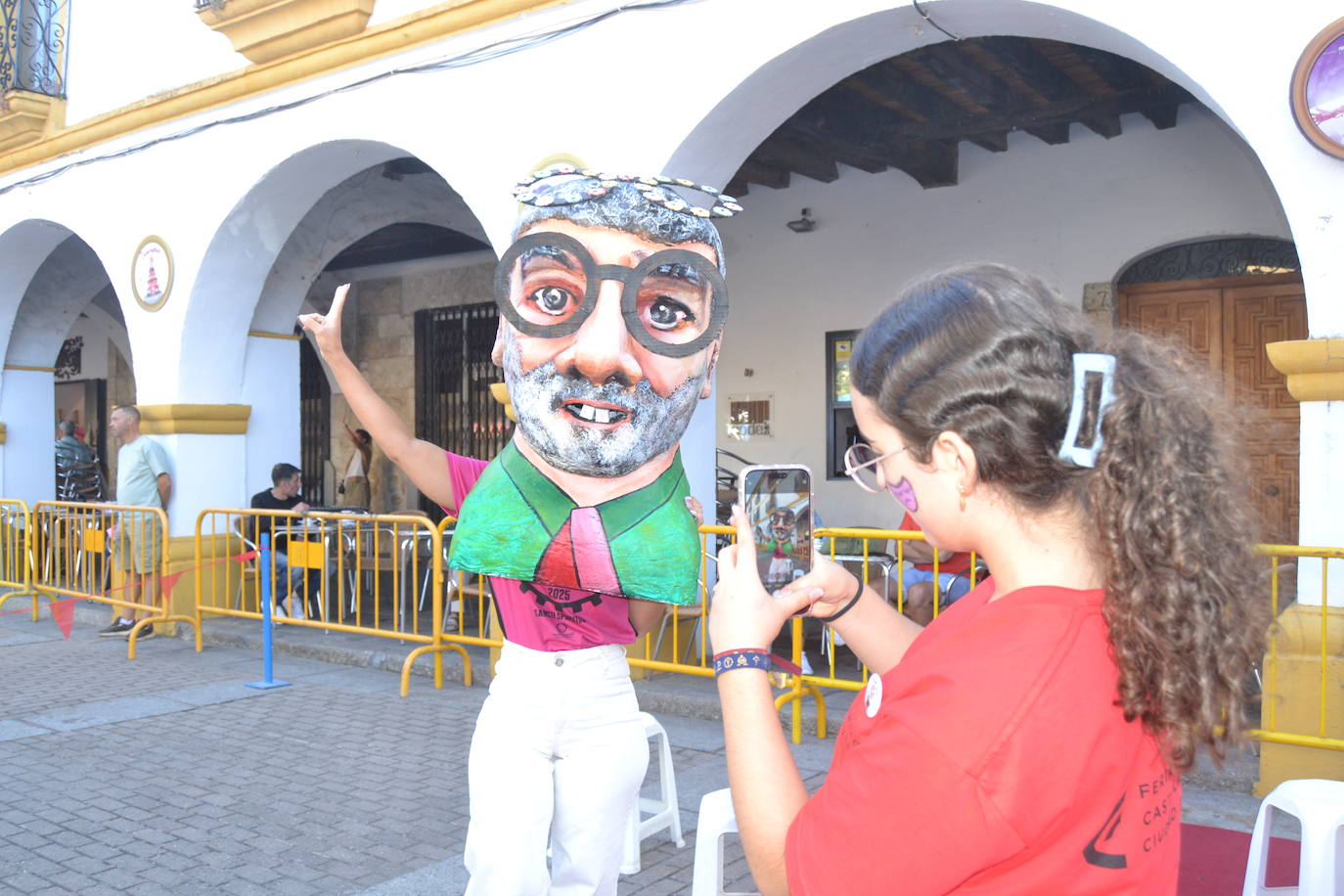 Los futuros espectadores se divierten en la Feria de Teatro