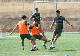 Farru (derecha) en un entrenamiento en el anexo al Reina Sofía.