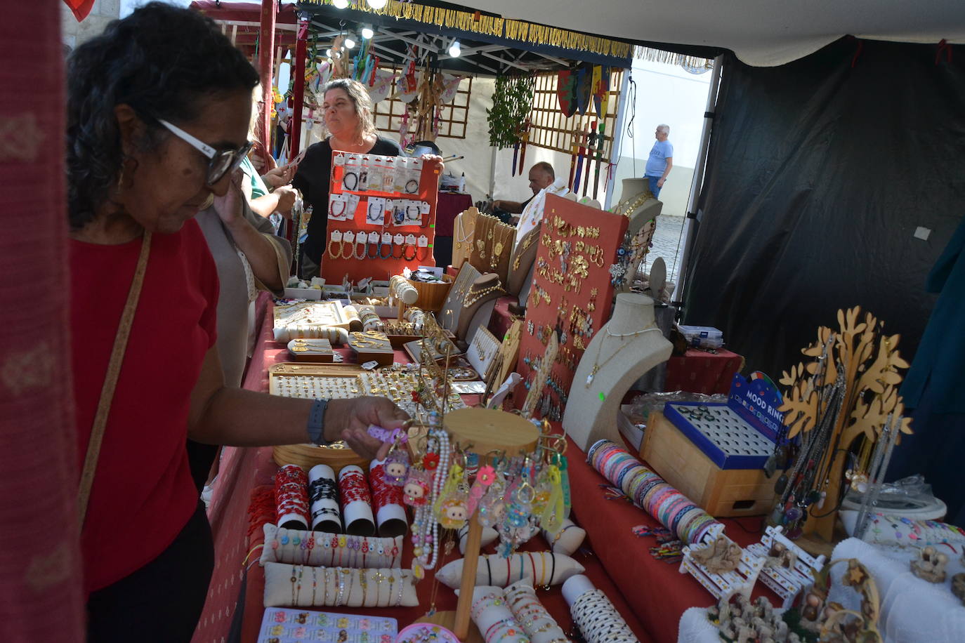 El ondear de las banderas marca el inicio de la recreación del cerco francés a Almeida