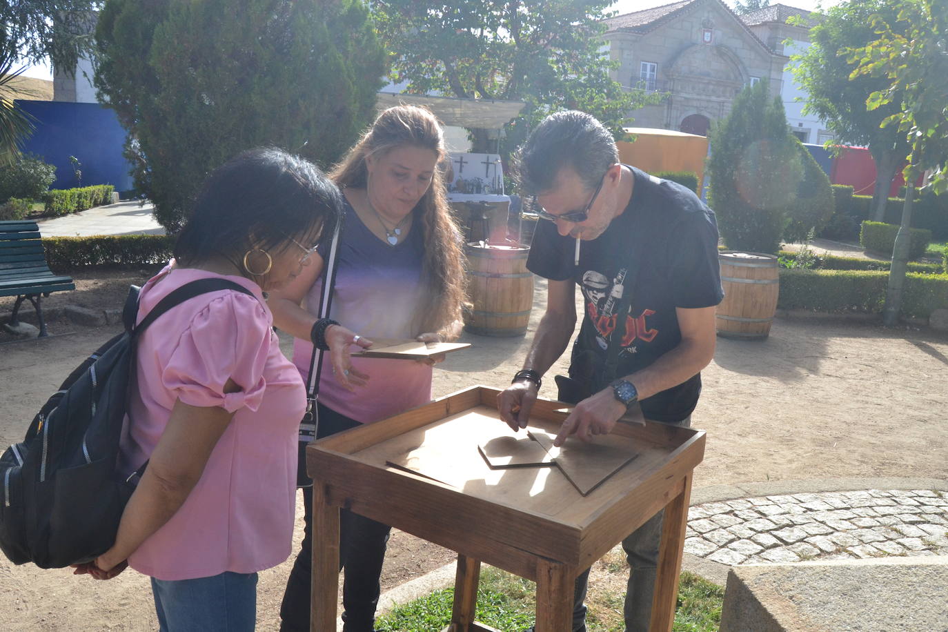 El ondear de las banderas marca el inicio de la recreación del cerco francés a Almeida