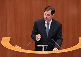 Mañueco, en las Cortes de Castilla y León: «No somos un ente en medio de la nada, somos España y es España la que está ardiendo»