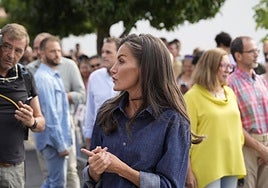 La Reina Letizia en su visita al valle del Jerte.