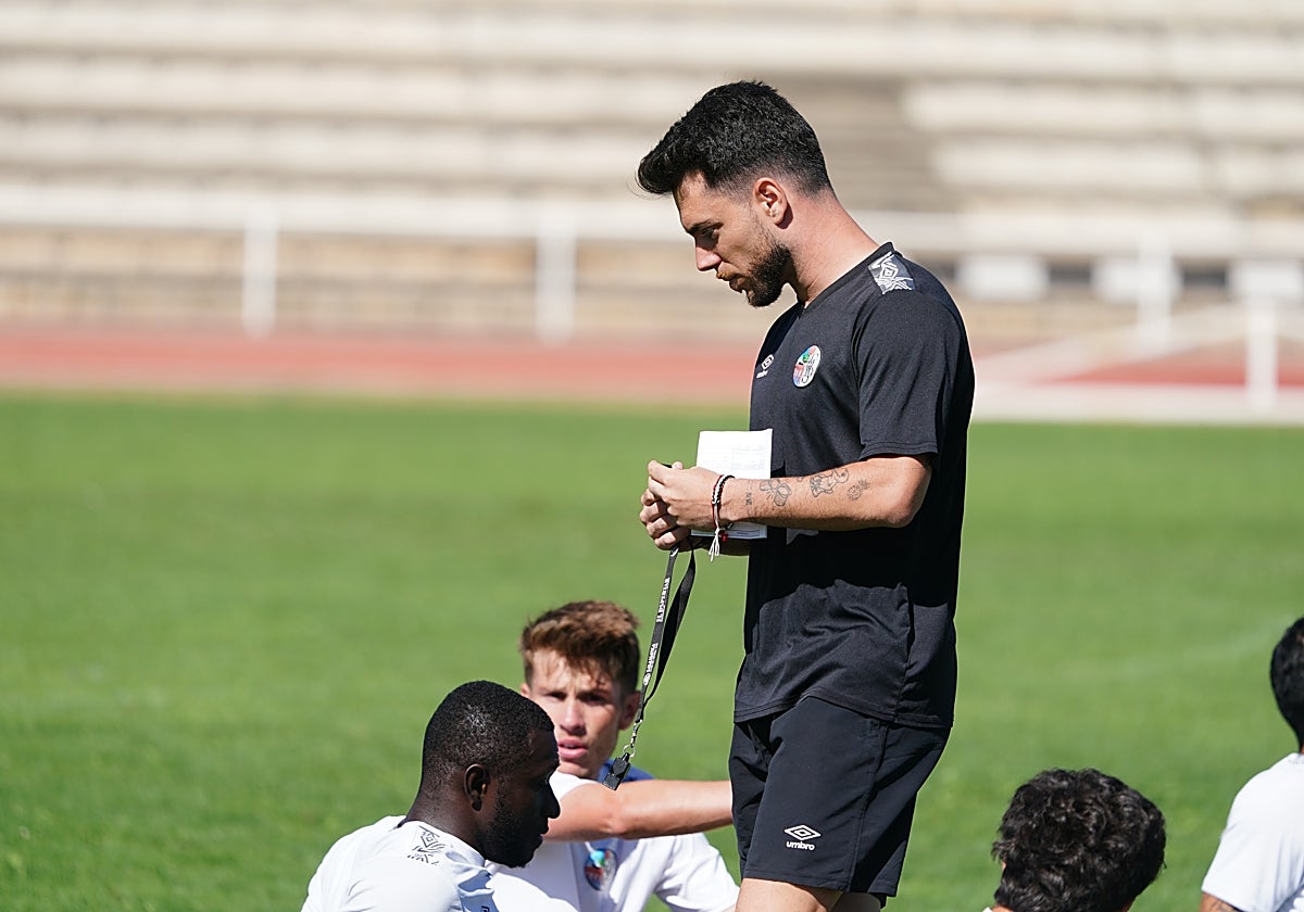 Jorge García, en el entrenamiento del jueves en Las Pistas.