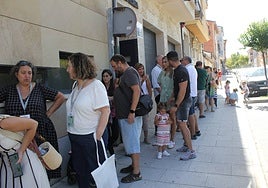 Público a las puertas del Espacio en Rosa