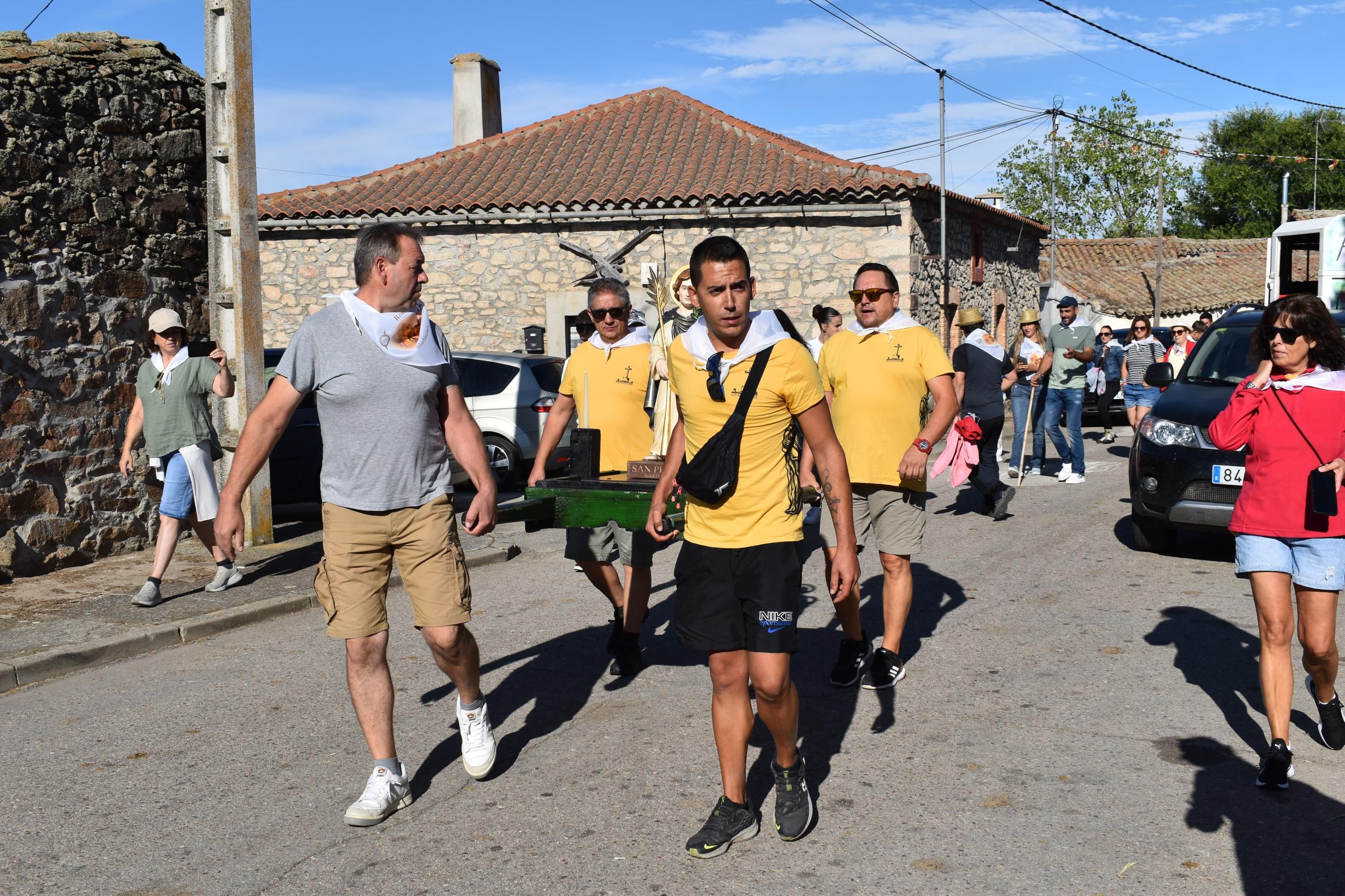 Unión y esperanza con la primera piedra para recuperar la antigua ermita de la Cuesta de San Pelayo