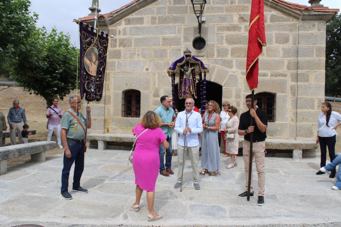 Los fieles de Sorihuela acompañan al Cristo de Valvanera