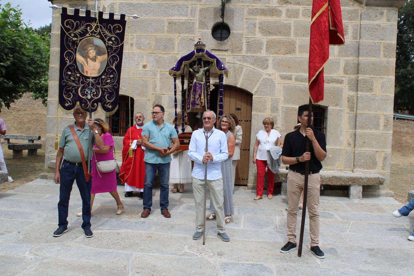 Los fieles de Sorihuela acompañan al Cristo de Valvanera
