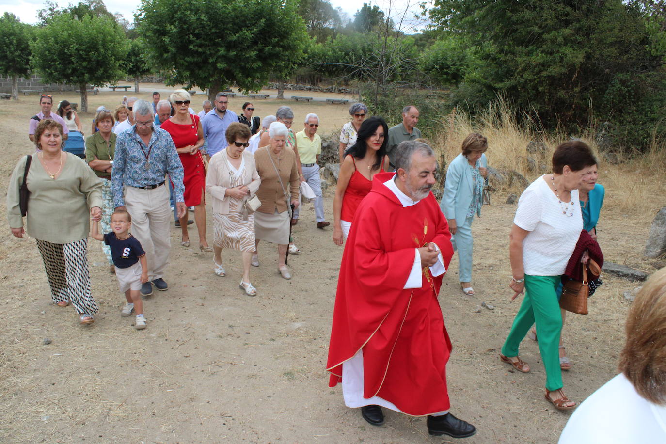 Los fieles de Sorihuela acompañan al Cristo de Valvanera
