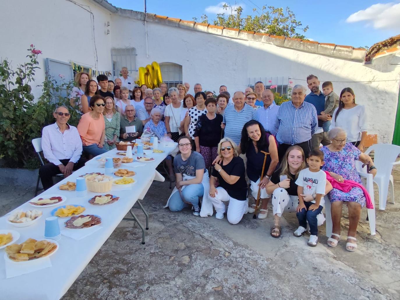 Berrocal de Salvatierra felicita a Paulina Ramos por su centenario