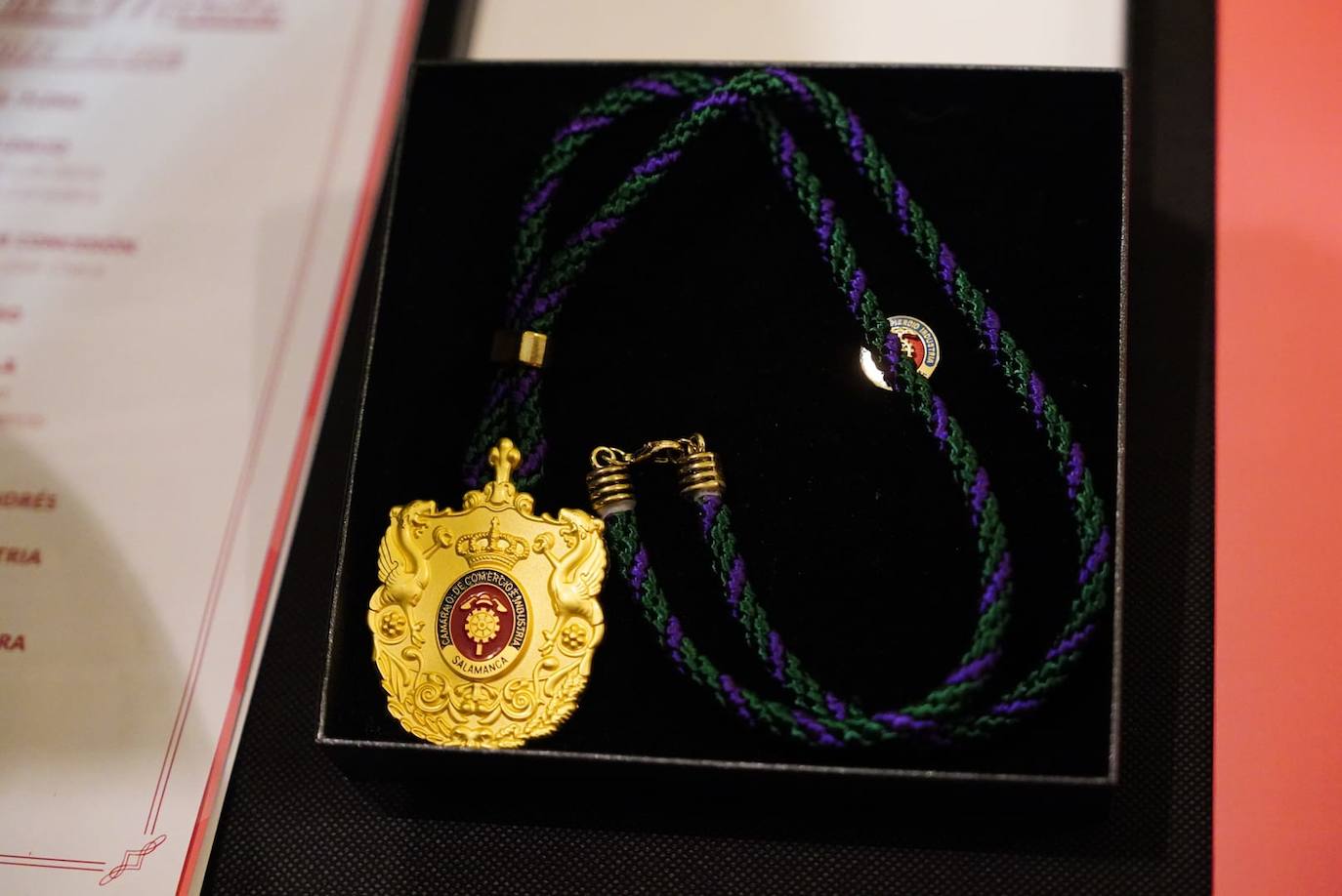 Eustaquio Andrés dedica la Medalla al Mérito de la Cámara a sus empleados