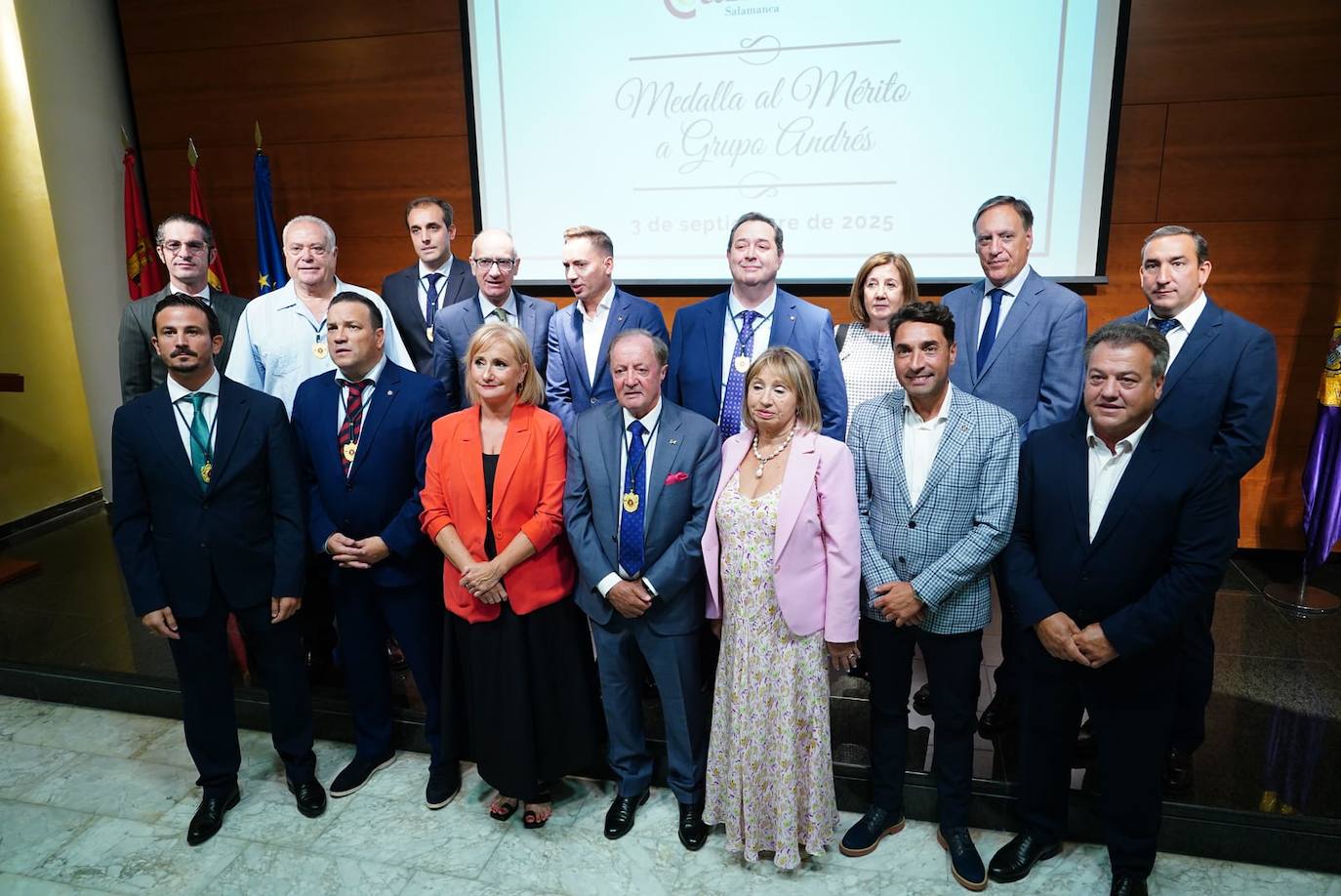 Eustaquio Andrés dedica la Medalla al Mérito de la Cámara a sus empleados