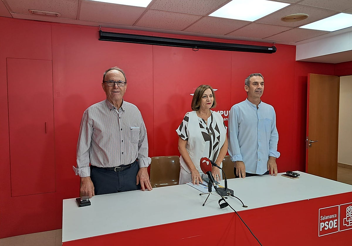 Agapito Pascual, alcalde de El Payo; Carmen Ávila, alcaldesa de Peñaranda: y Miguel Ángel Luengo, alcalde de La Alberca