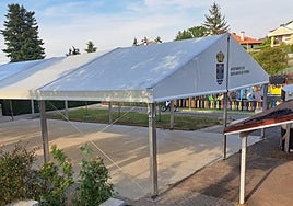 La carpa que ha provocado el conflicto entre PSOE y PP en Santa Marta de Tormes.