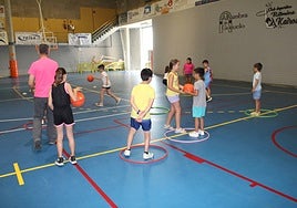 Actividades deportivas en el pabellón durante este verano.
