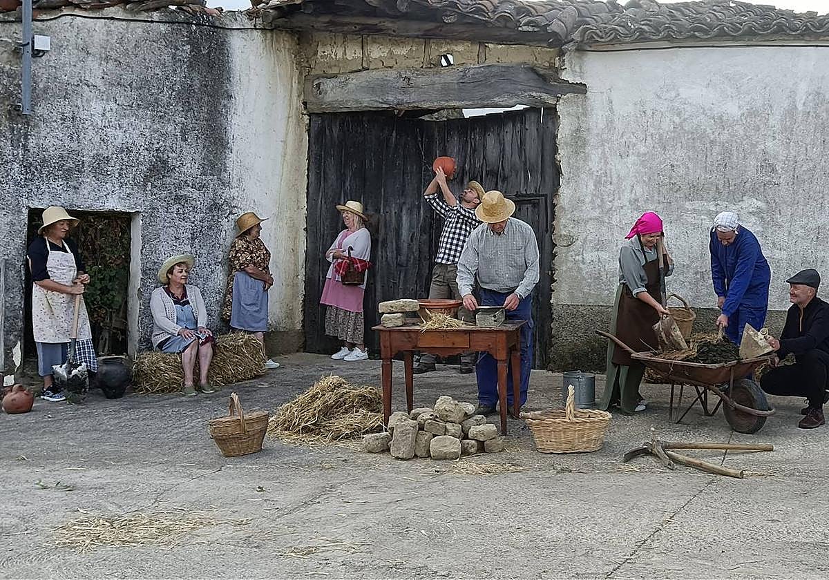 Concurso 'Así somos en mi pueblo': Cespedosa de Agadones homenajea al adobe de barro