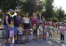 Pequeños y mayores han disfrutado de la fiesta de colores
