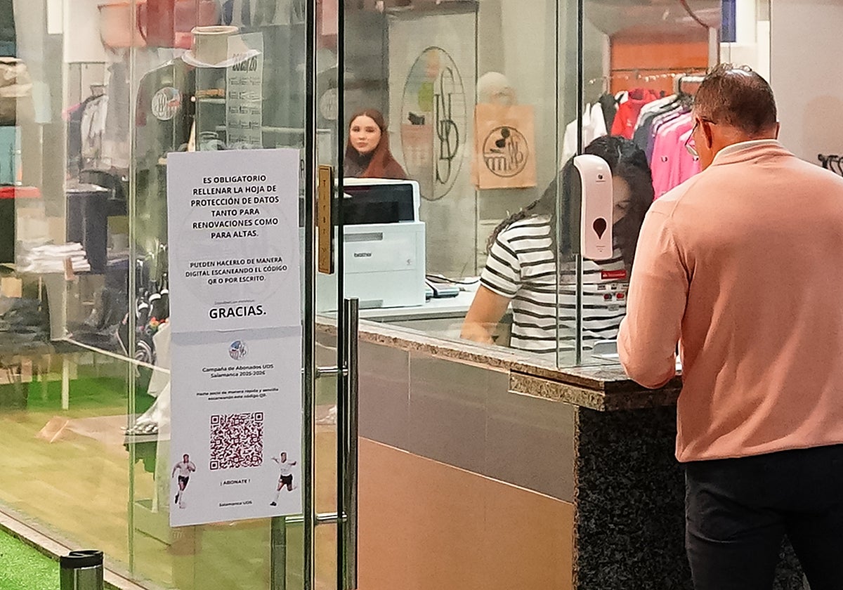 Imagen de la Boutique este viernes para despachar los primeros carnets.