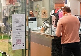 Imagen de la Boutique este viernes para despachar los primeros carnets.