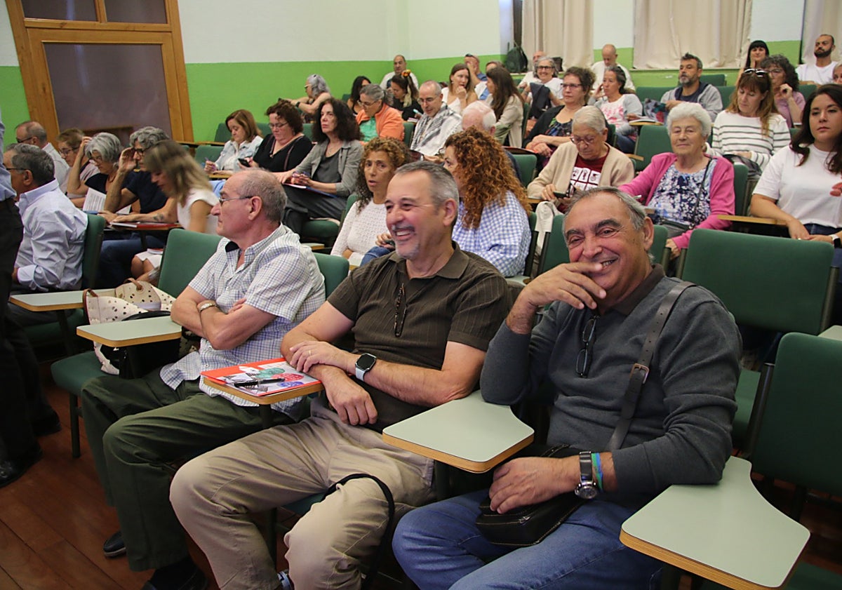 Imagen principal - Algunos de los participantes en las jornadas.