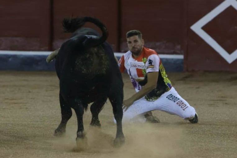 Las mejores imágenes del espectacular concurso de recortes que abrió la Feria en La Glorieta