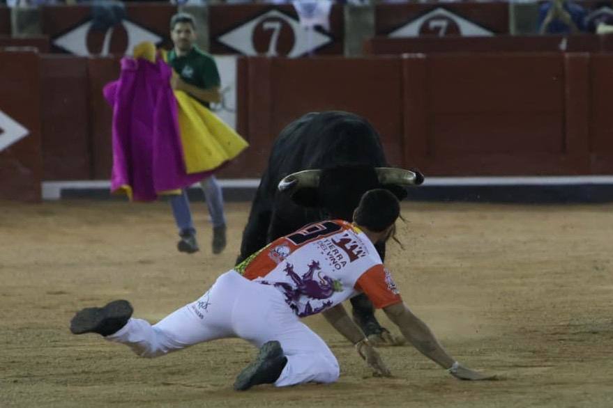 Las mejores imágenes del espectacular concurso de recortes que abrió la Feria en La Glorieta