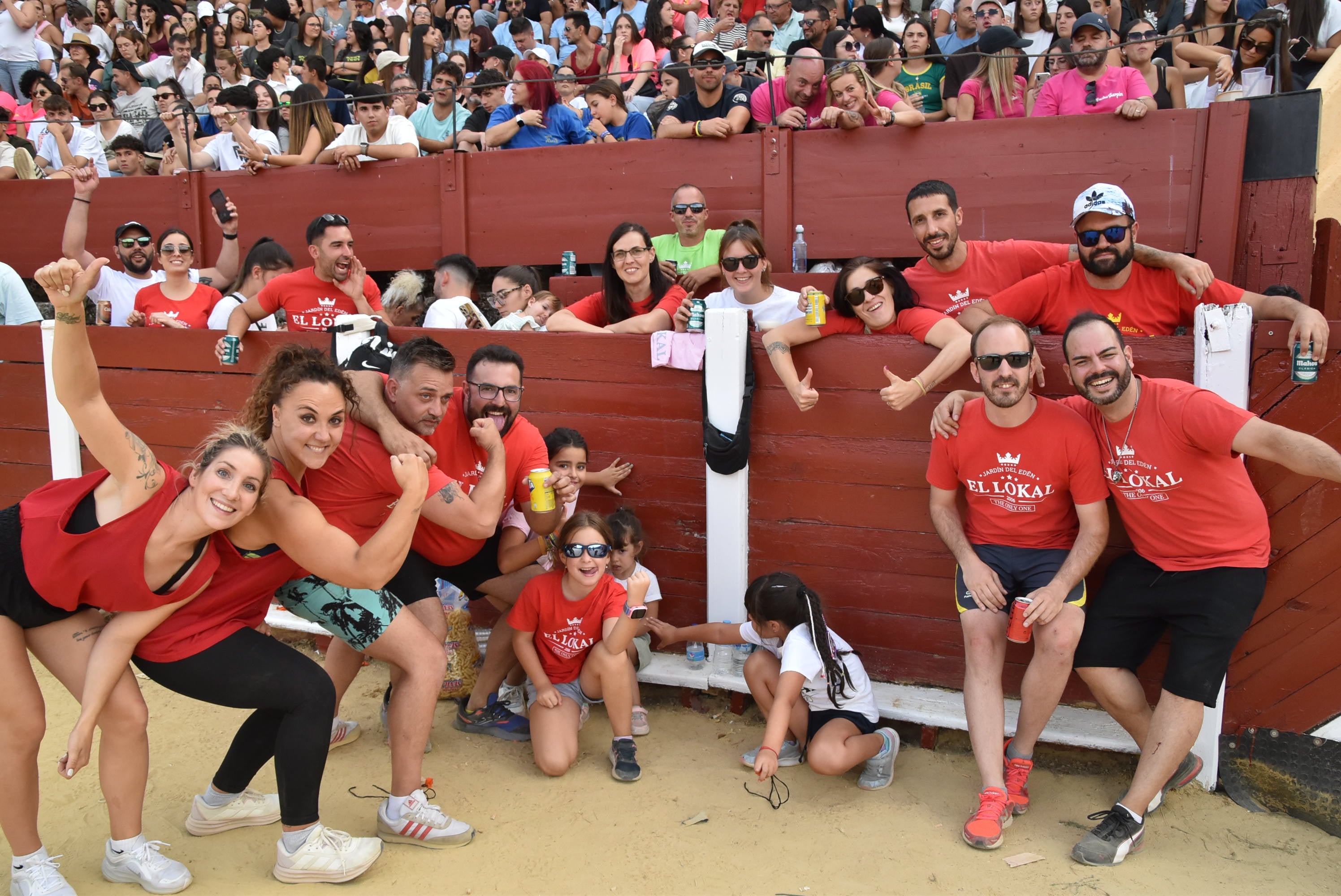 La peña &#039;El lokal&#039; gana las pruebas del Humor Amarillo en la plaza de toros de Béjar