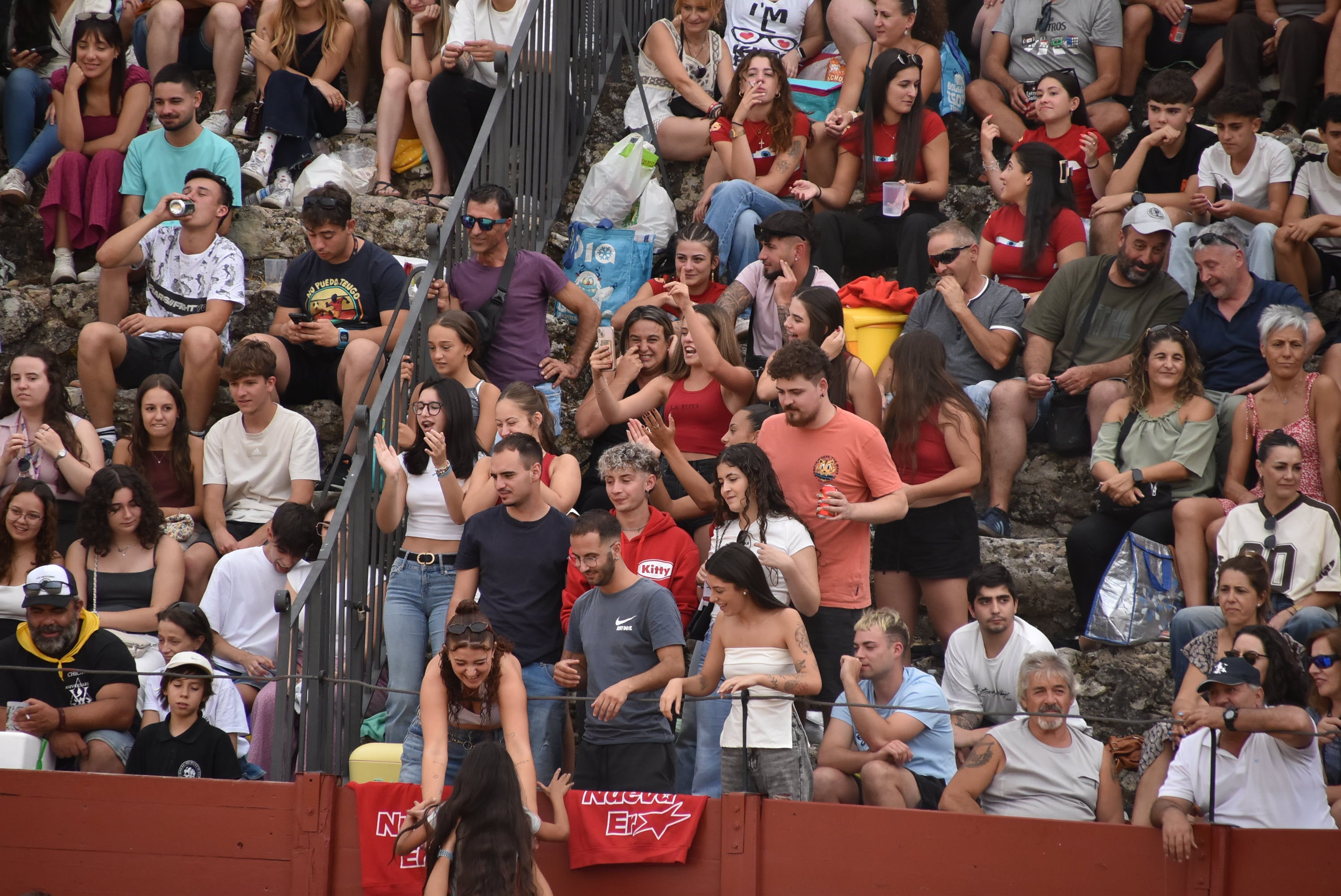 La peña &#039;El lokal&#039; gana las pruebas del Humor Amarillo en la plaza de toros de Béjar