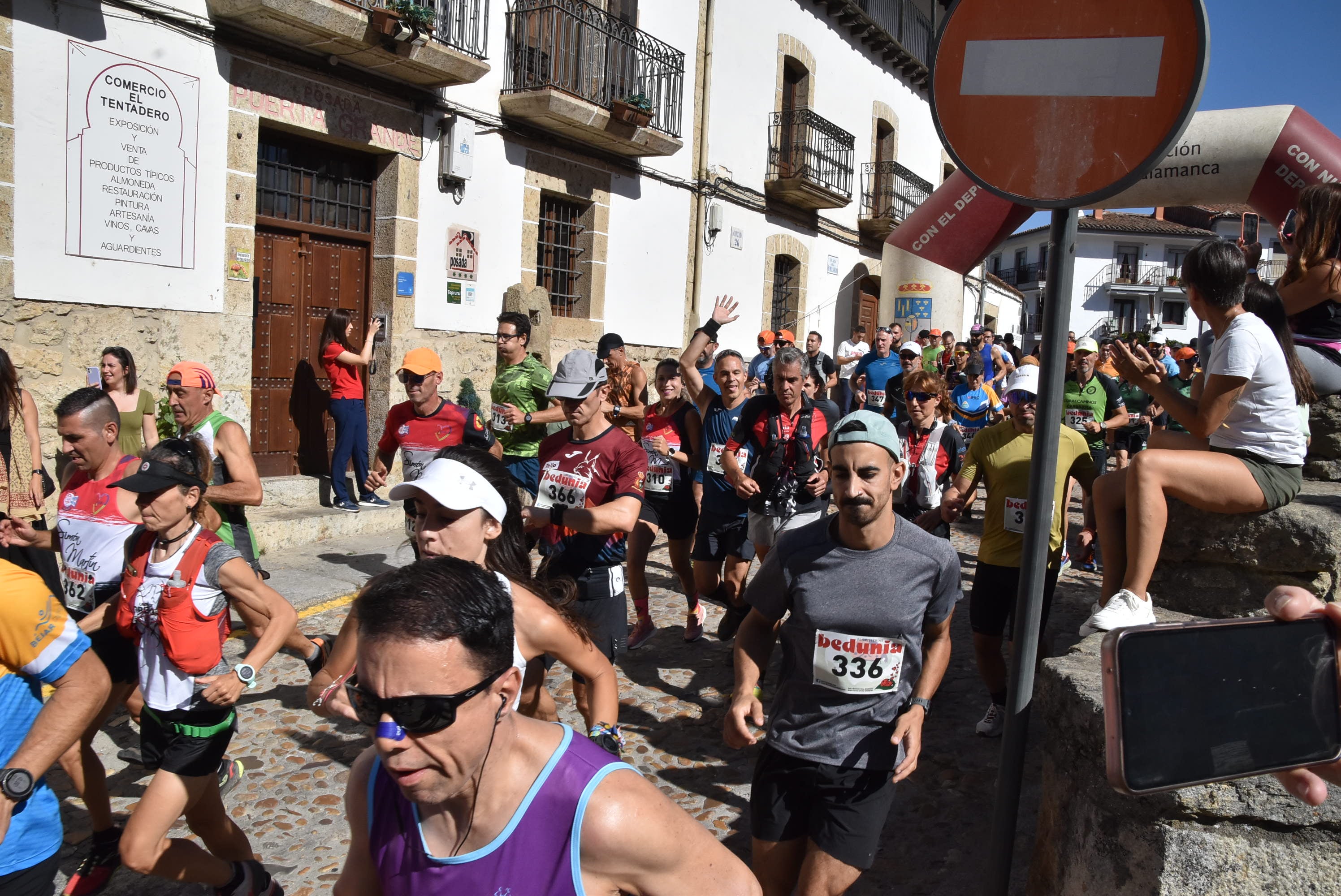 Álvaro García y Verónica Sánchez ganan en la Arrebatacapas de Candelario