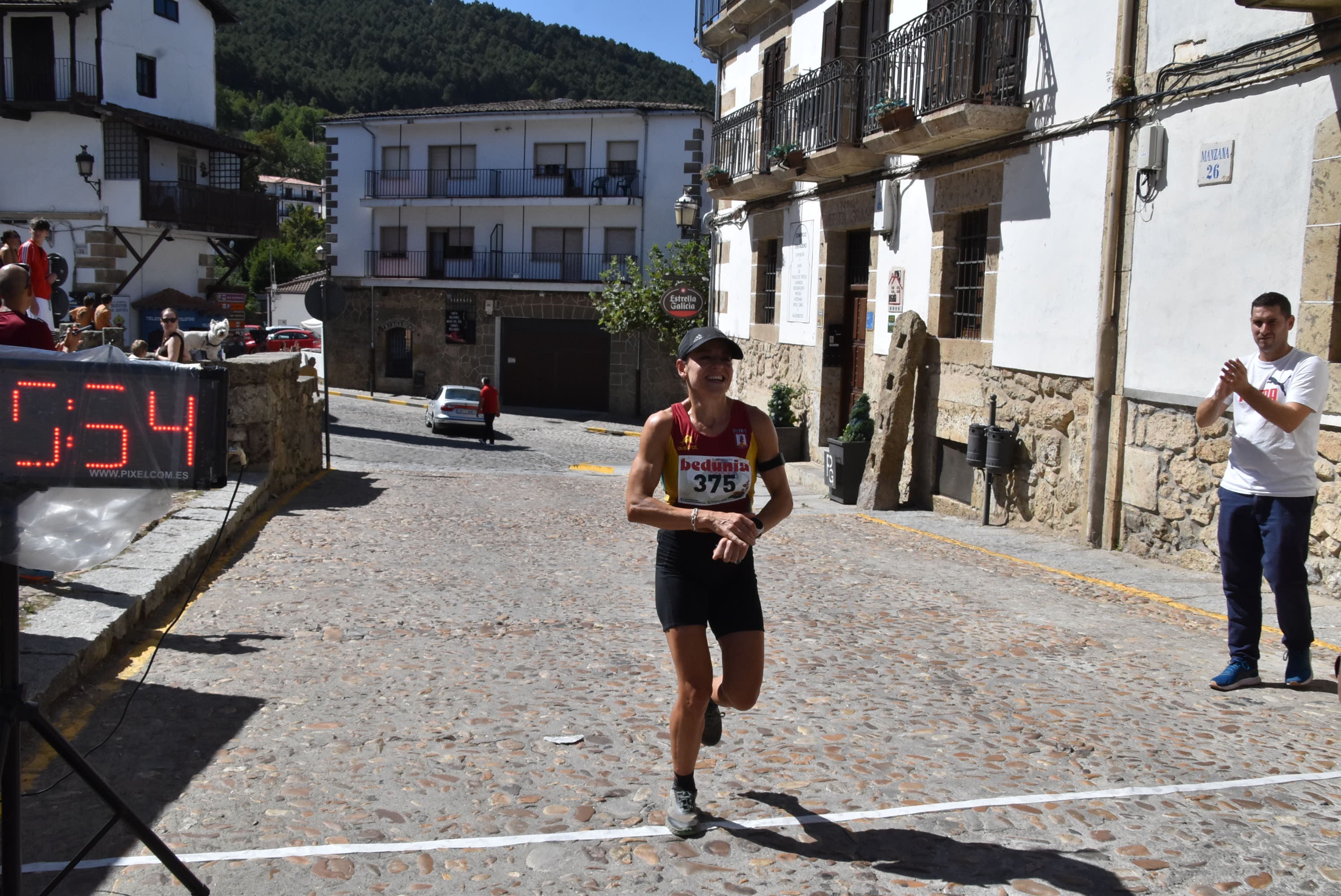 Álvaro García y Verónica Sánchez ganan en la Arrebatacapas de Candelario