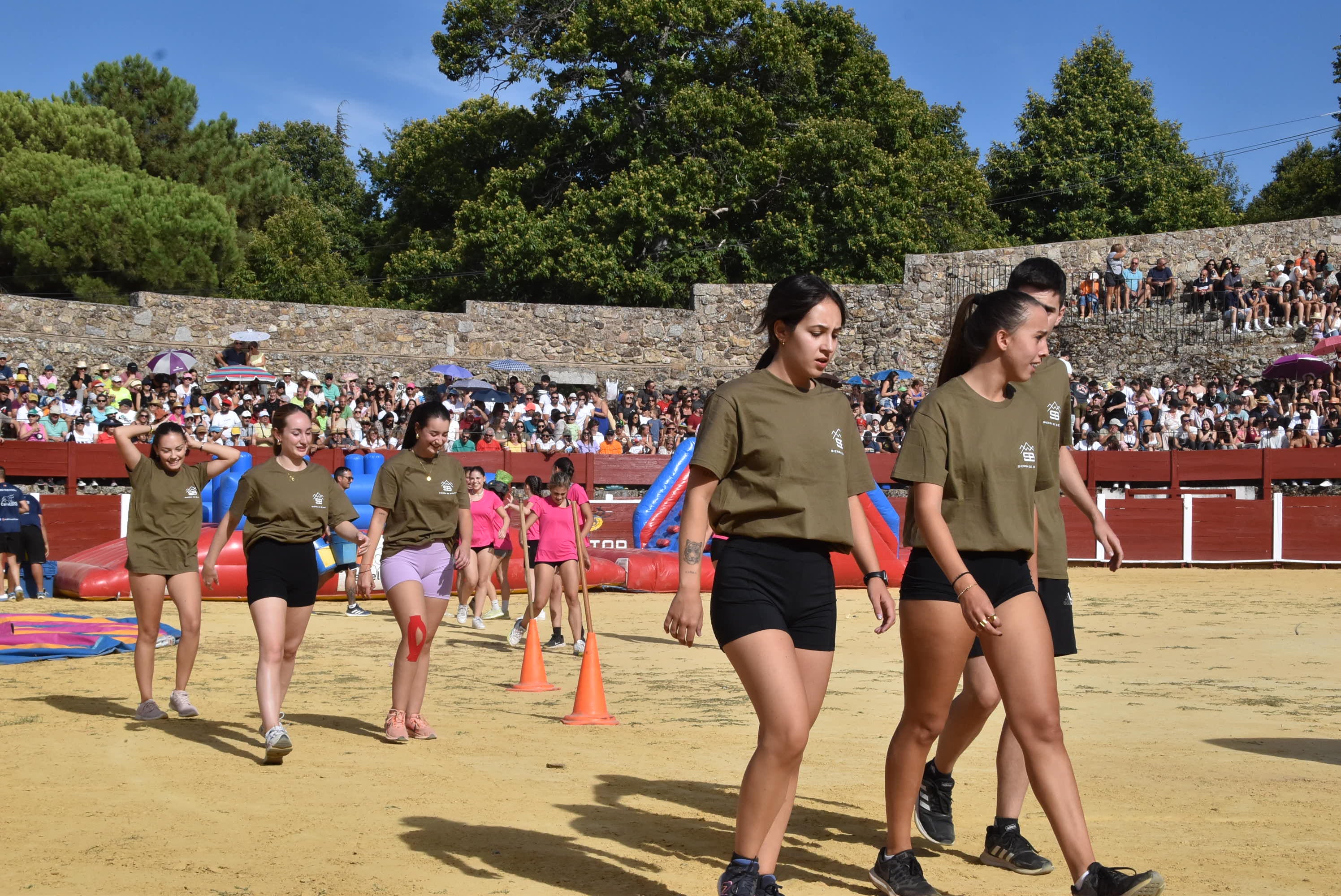 La peña &#039;El lokal&#039; gana las pruebas del Humor Amarillo en la plaza de toros de Béjar