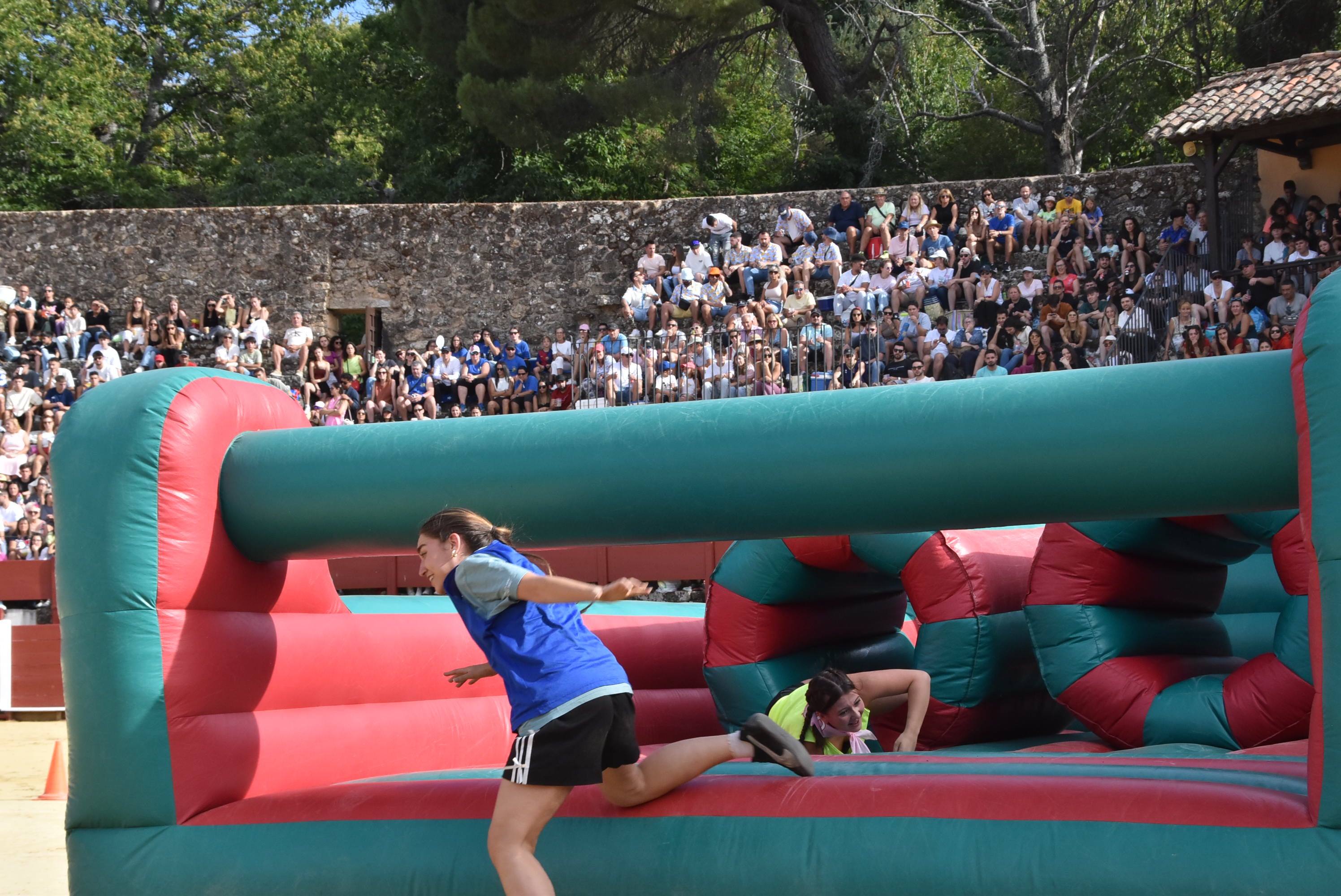 La peña &#039;El lokal&#039; gana las pruebas del Humor Amarillo en la plaza de toros de Béjar