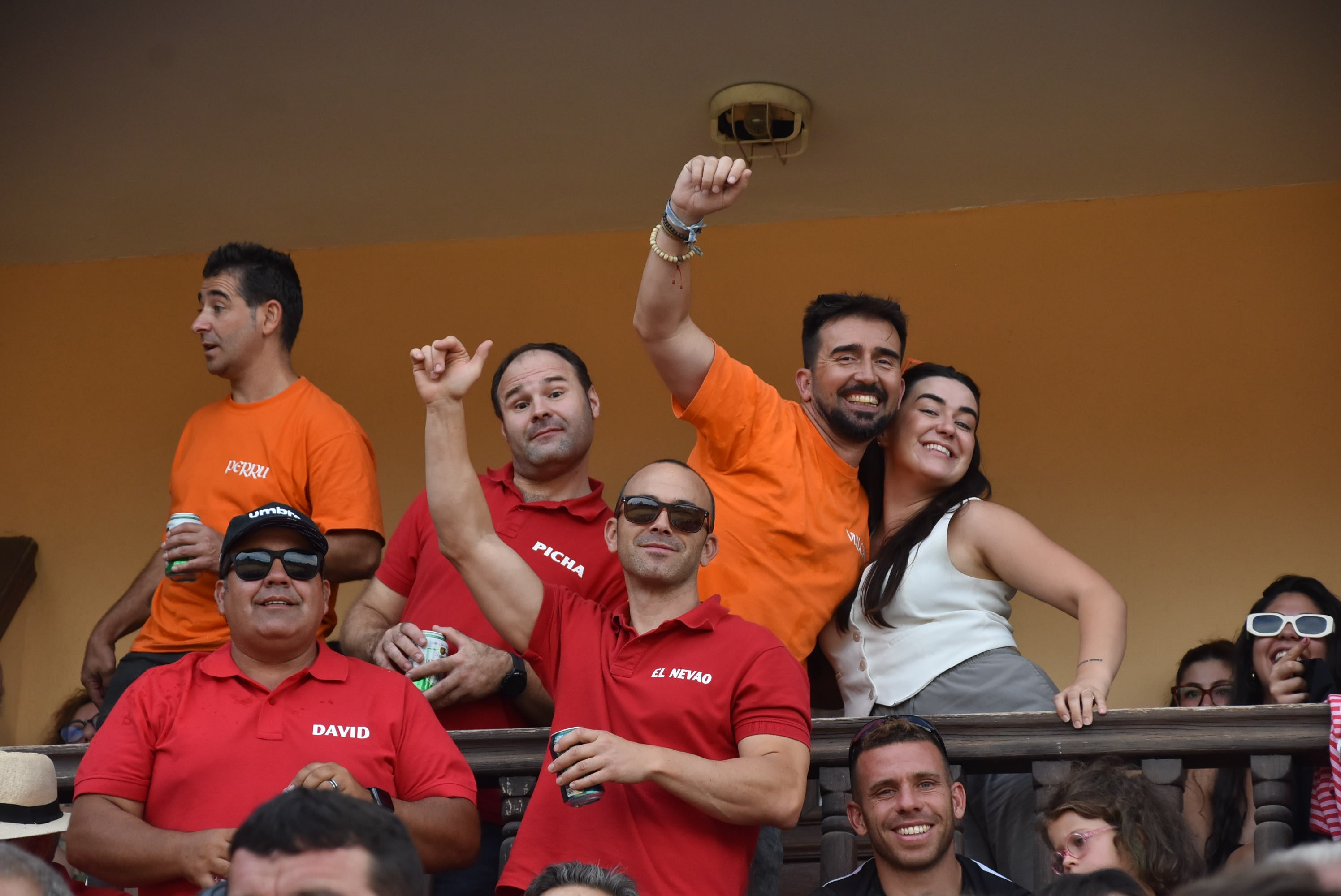 La peña &#039;El lokal&#039; gana las pruebas del Humor Amarillo en la plaza de toros de Béjar