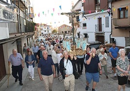 Imagen de la subida del Cristo de la Piedad en procesión