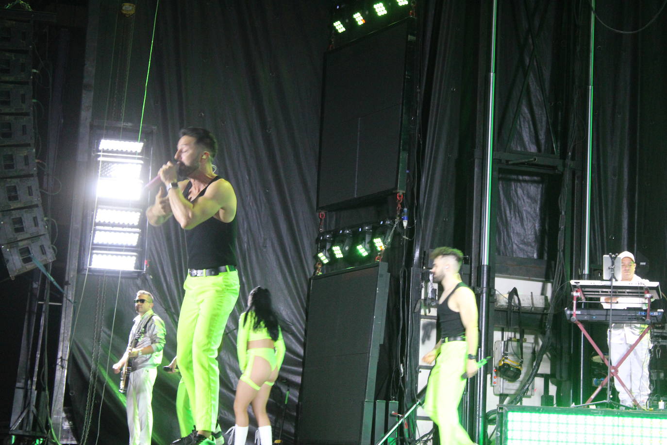 La música anima la noche de fiesta en Béjar