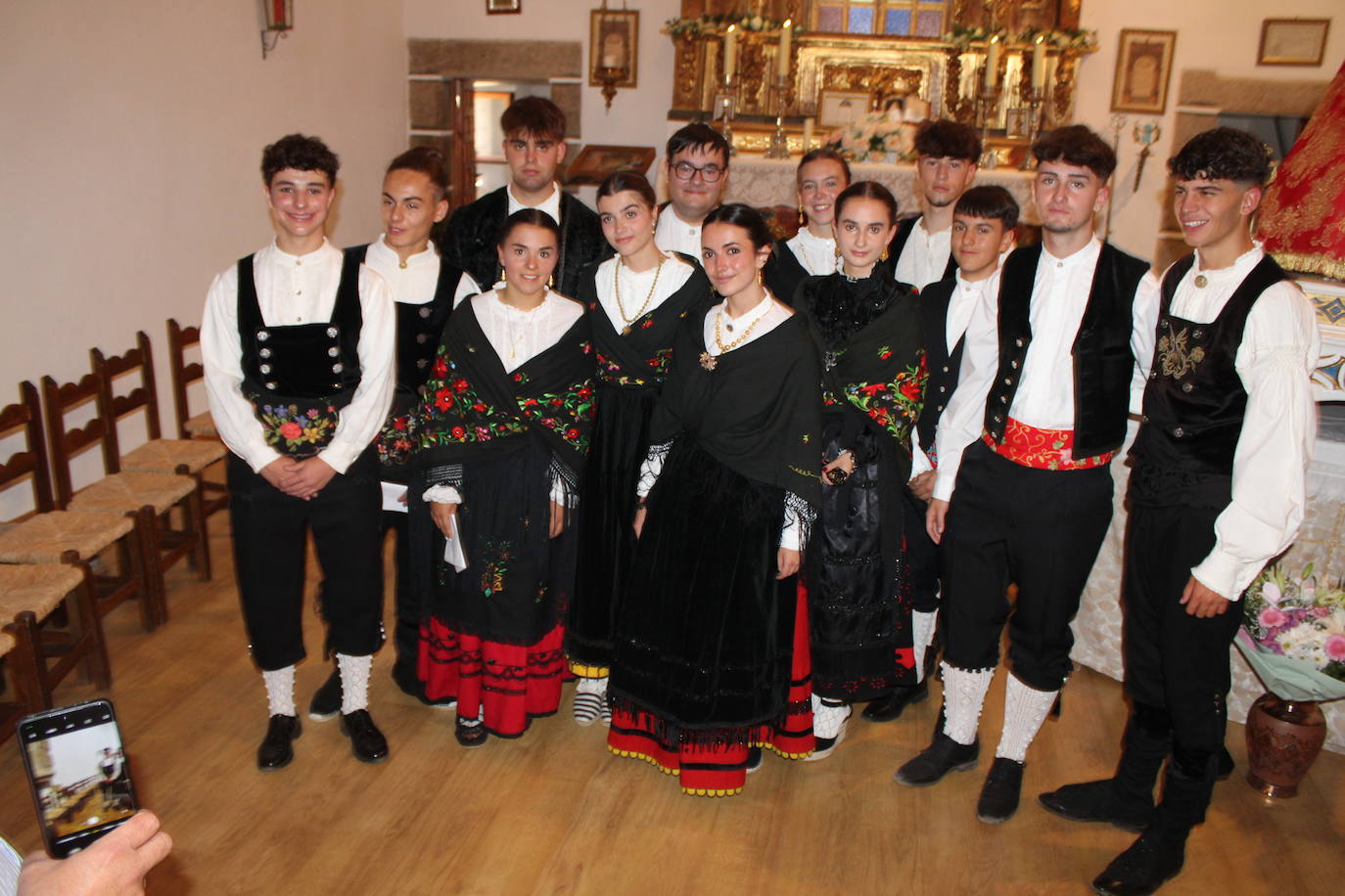 Los quintos protagonizan el día de fiesta en Gallegos de Solmirón