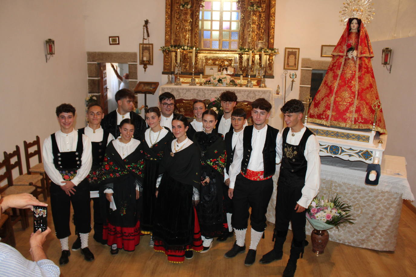 Los quintos protagonizan el día de fiesta en Gallegos de Solmirón