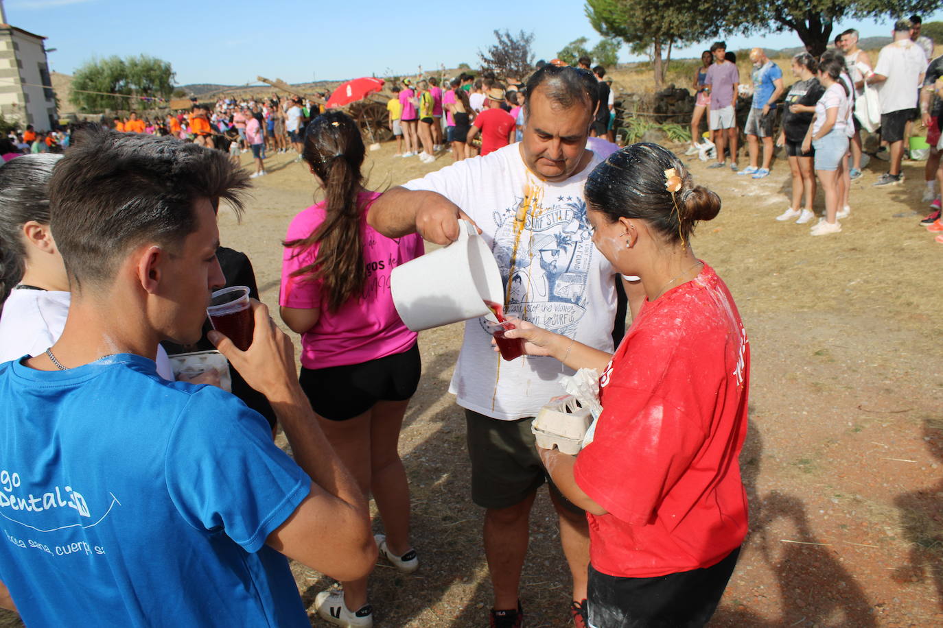 Los quintos protagonizan el día de fiesta en Gallegos de Solmirón