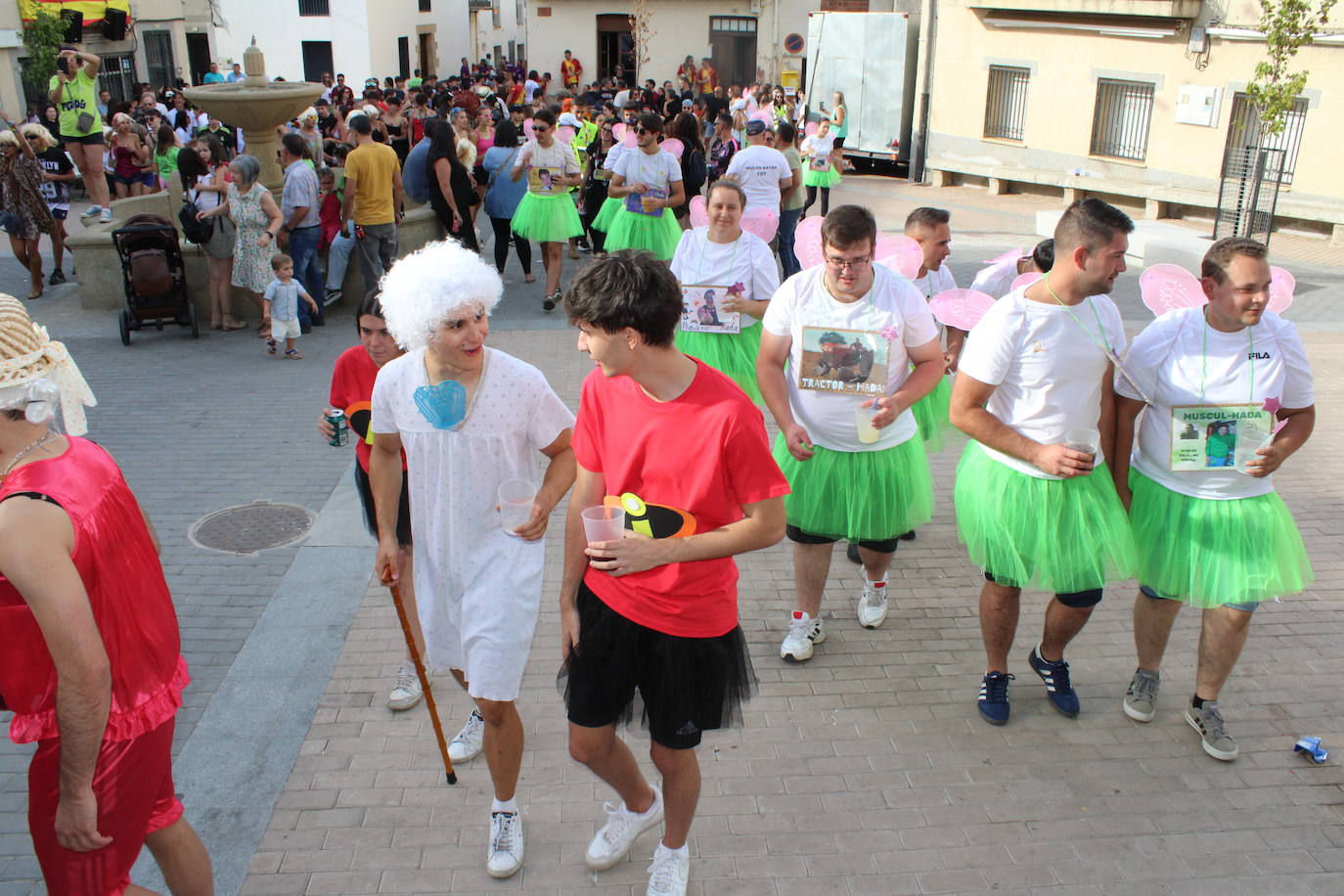 Ambiente joven para abrir la fiesta en Cespedosa de Tormes