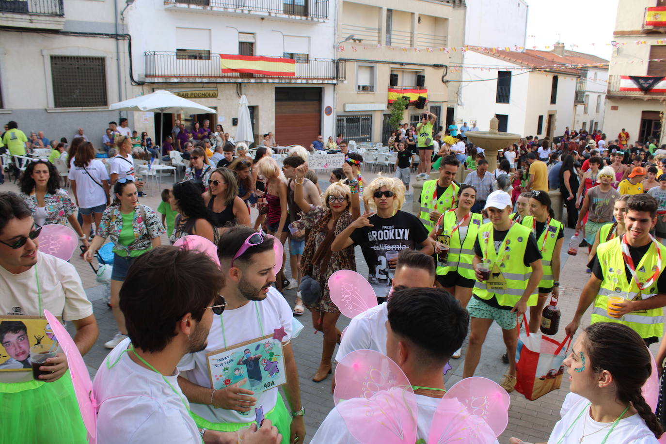 Ambiente joven para abrir la fiesta en Cespedosa de Tormes